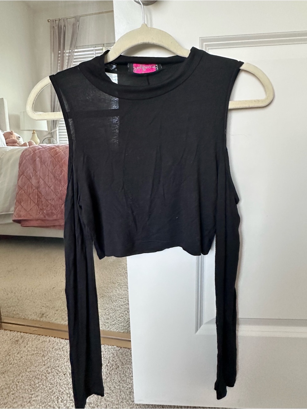 Body Central Black Cold-Shoulder Cropped Long Sleeve Top